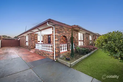 Property photo of 33 Leighton Crescent Deer Park VIC 3023