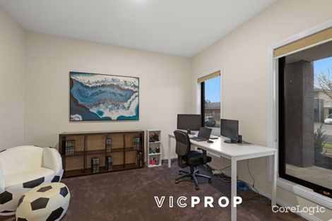 Property photo of 4 Hilderbrand Avenue Williams Landing VIC 3027