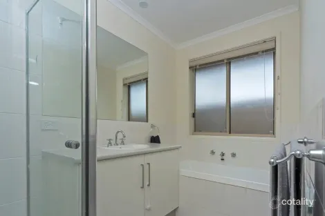 Property photo of 3 Hogben Avenue Reid SA 5118