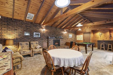 Property photo of 7 Johnson Place Endeavour Hills VIC 3802