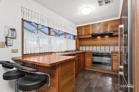 Property photo of 7 Johnson Place Endeavour Hills VIC 3802