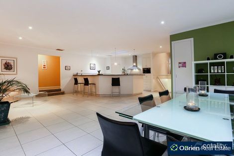 Property photo of 22 Fairholme Boulevard Berwick VIC 3806
