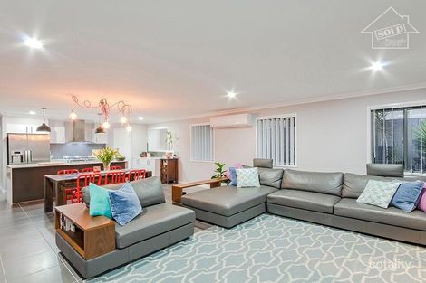 Property photo of 45 Dinnigan Crescent Durack QLD 4077