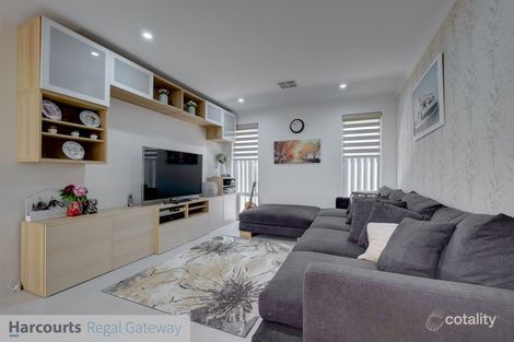 Property photo of 34 Sunstone Boulevard Treeby WA 6164