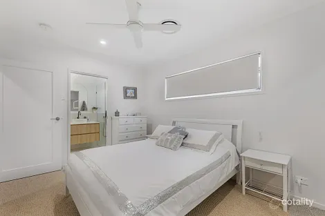 Property photo of 1/36 Bailey Road Birkdale QLD 4159
