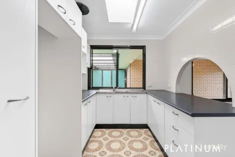 Property photo of 10 Barklya Place Palm Beach QLD 4221