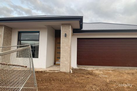 Property photo of 35 Feathertop Avenue Weir Views VIC 3338