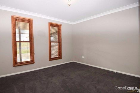 Property photo of 58 Ashworth Drive Kelso NSW 2795