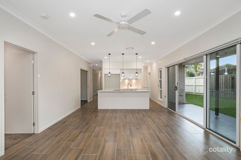 442v Honeyeater St, Upper Kedron, QLD 4055