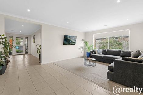 Property photo of 17 Wiltons Crescent Drouin VIC 3818