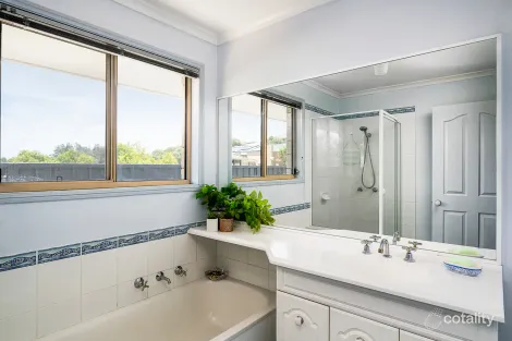 Property photo of 10 Crispin Cove Macksville NSW 2447