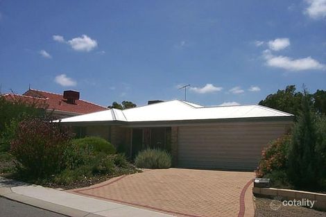 24 Oakfield Gdns, Parmelia, WA 6167