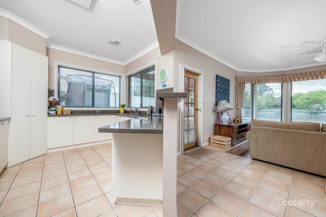 Property photo of 5 Waterview Gardens Jerrabomberra NSW 2619