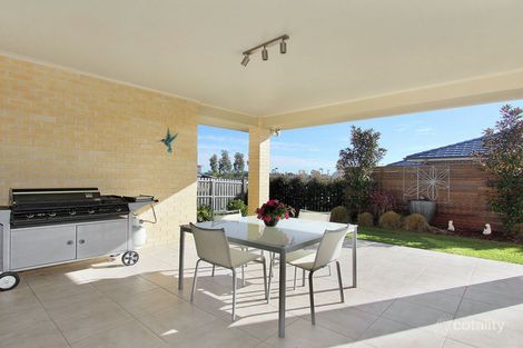 Property photo of 9 Twin Creeks Drive Luddenham NSW 2745