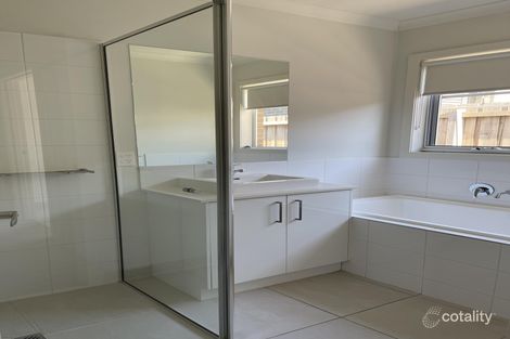 Property photo of 25 Sunflower Circuit Carrum Downs VIC 3201
