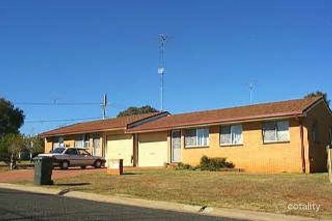 1 Marigold St, Centenary Heights, QLD 4350