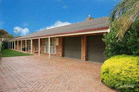 2 Rainbow Ct, Taylors Lakes, VIC 3038