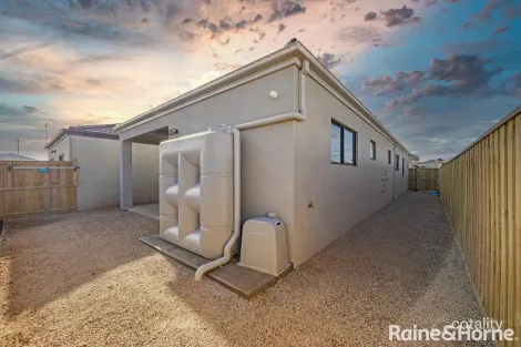 Property photo of 29 Mistletoe Drive Strathtulloh VIC 3338