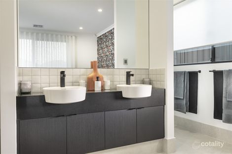 Property photo of 4 Lucent Place Mandogalup WA 6167