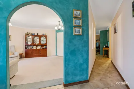 Property photo of 10 Kimbe Court Mindarie WA 6030