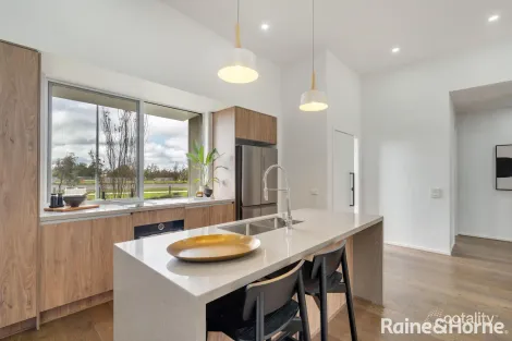 Property photo of 24 Alpaca Drive Sunbury VIC 3429