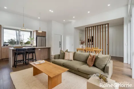 Property photo of 24 Alpaca Drive Sunbury VIC 3429