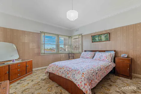 Property photo of 12 Bringelly Avenue Pendle Hill NSW 2145