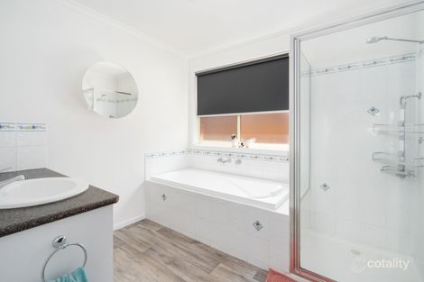 Property photo of 2/100 Underbank Boulevard Bacchus Marsh VIC 3340