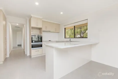 Property photo of 10 Ramsay Court Red Cliffs VIC 3496
