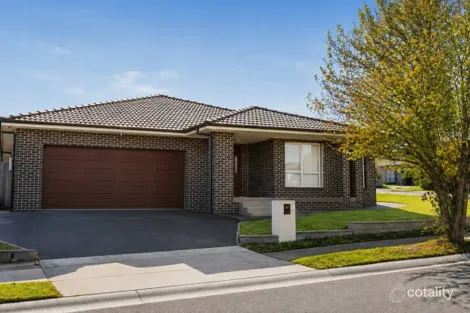 Property photo of 27 Buckingham Loop Oran Park NSW 2570