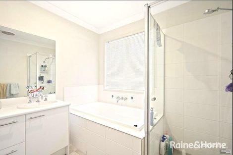 Property photo of 28 Eagleton Crescent Leichhardt QLD 4305