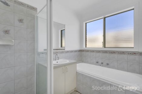 Property photo of 34 Joyce Street Cranbourne West VIC 3977