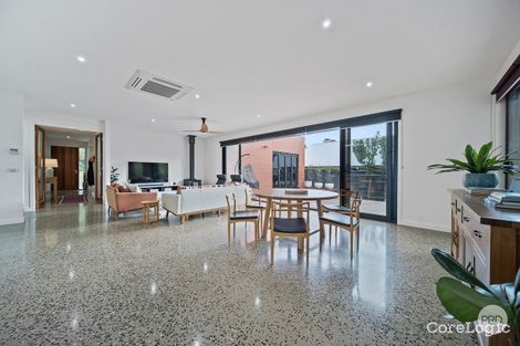Property photo of 5 Reidwell Drive Woodend VIC 3442