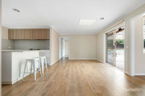 Property photo of 10 Lynne Court Langwarrin VIC 3910