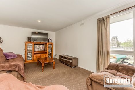 Property photo of 21 Ainsleigh Court Cranbourne VIC 3977