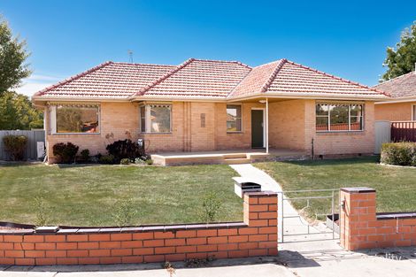 18 Browns Pde, Wendouree, VIC 3355