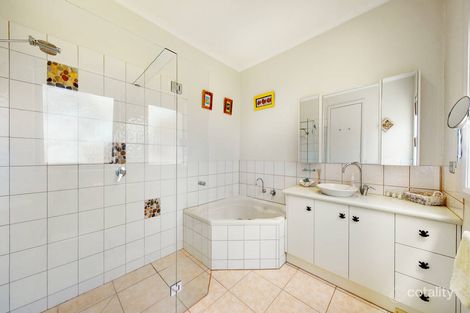 Property photo of 16 Emmy Court Burwood VIC 3125