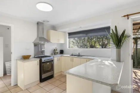 Property photo of 5 Lovell Court Sinnamon Park QLD 4073