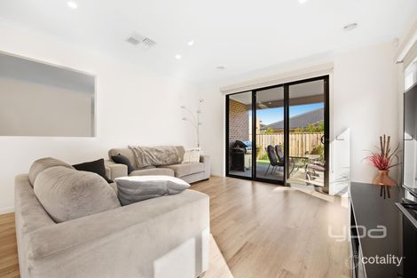 Property photo of 40 Lucy Crescent Greenvale VIC 3059
