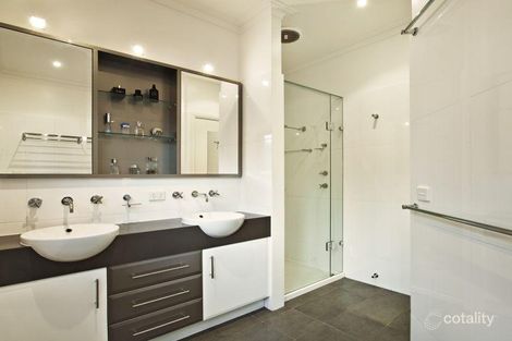 Property photo of 2/15 Tyrone Street Camberwell VIC 3124