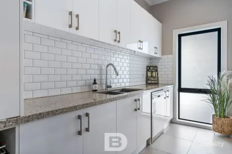 Property photo of 96 Embley Court Romsey VIC 3434