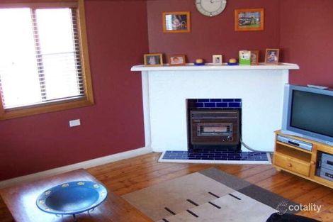 Property photo of 10 John Street Mount Saint Thomas NSW 2500