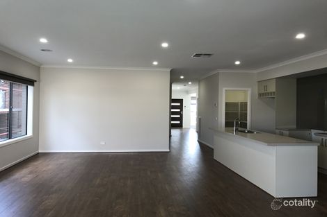 Property photo of 16 Laysan Crescent Werribee VIC 3030