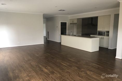 Property photo of 16 Laysan Crescent Werribee VIC 3030