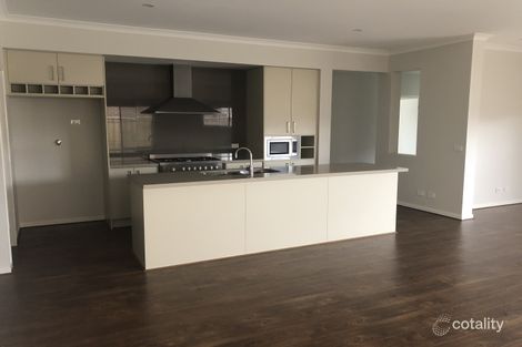 Property photo of 16 Laysan Crescent Werribee VIC 3030