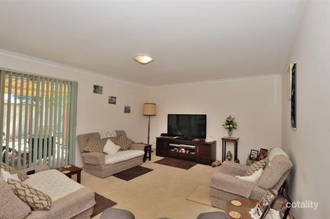 Property photo of 12 Manly Crescent Warnbro WA 6169