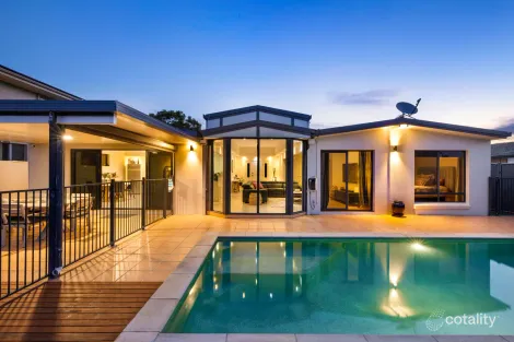 Property photo of 25 Poinciana Boulevard Broadbeach Waters QLD 4218