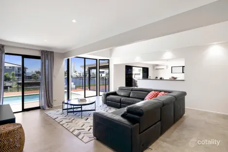Property photo of 25 Poinciana Boulevard Broadbeach Waters QLD 4218
