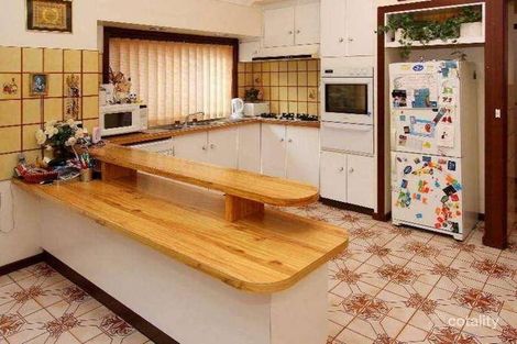 Property photo of 28 Chichester Drive Taylors Lakes VIC 3038