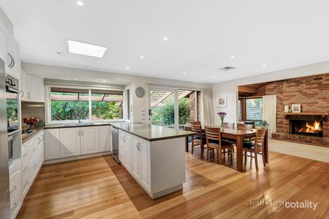 Property photo of 2 Camira Close Doncaster East VIC 3109